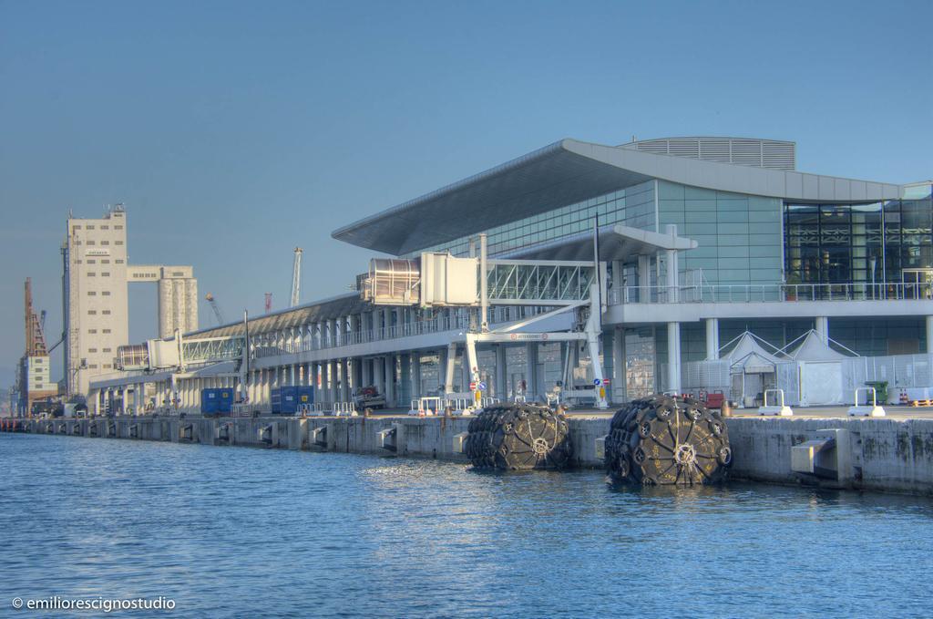 Hotel Club Nautico Savona Exterior foto